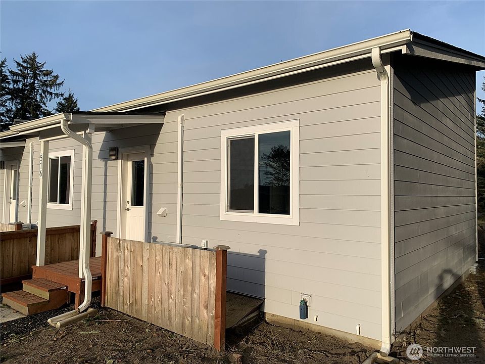 1st image of 516 Dolphin Avenue NE