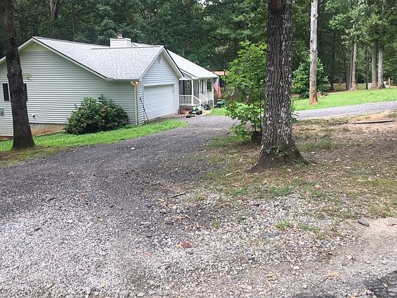 4th image of 15 Vickie Dr W