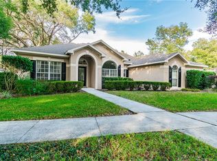 2106 Fawn Meadow Dr, Valrico, FL 33594