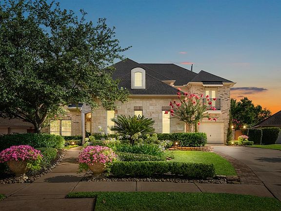 Welcome home to 1331 Wealden Forest Drive, located in the highly sought after Gleannloch Farms premier master planned and Golf Course community.