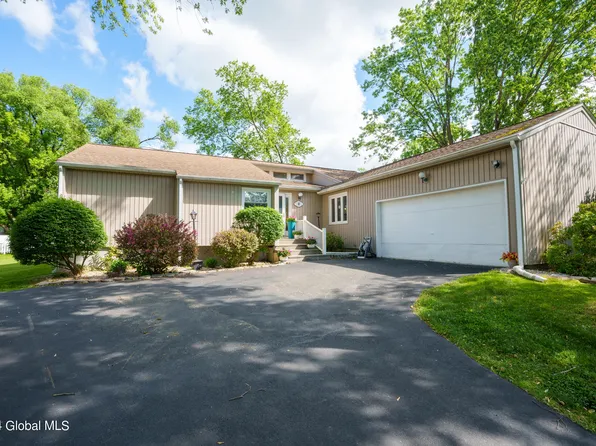 2 Linda Court, Albany, NY 12208