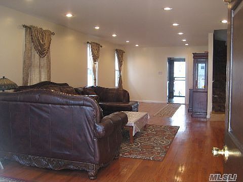 2nd image of 10125 123rd St