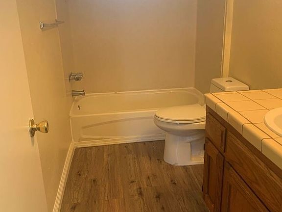 5th image of 3461 S Chester Ave #2