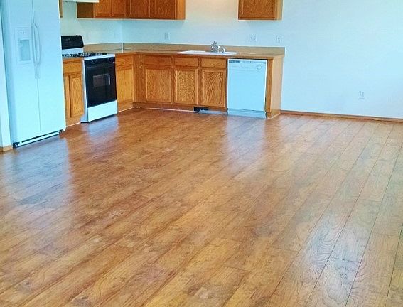 4th image of 213 215 Ne Jefferson Ave NE