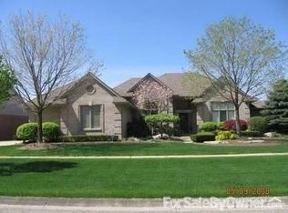 56307 Nickelby Dr S, Shelby Township, MI 48316