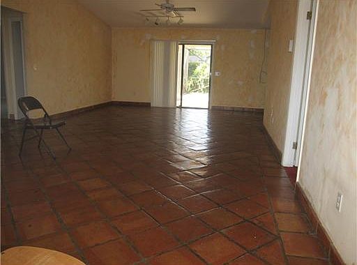 4th image of 3980 Edgar Ave