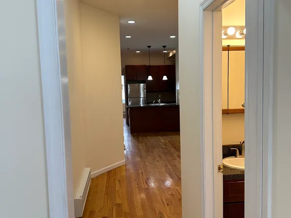 942 Willow Avenue image 5 of 14