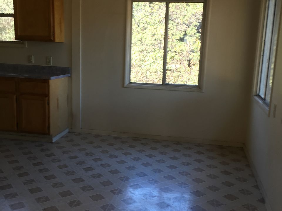 1st image of 1724 Poinsettia St