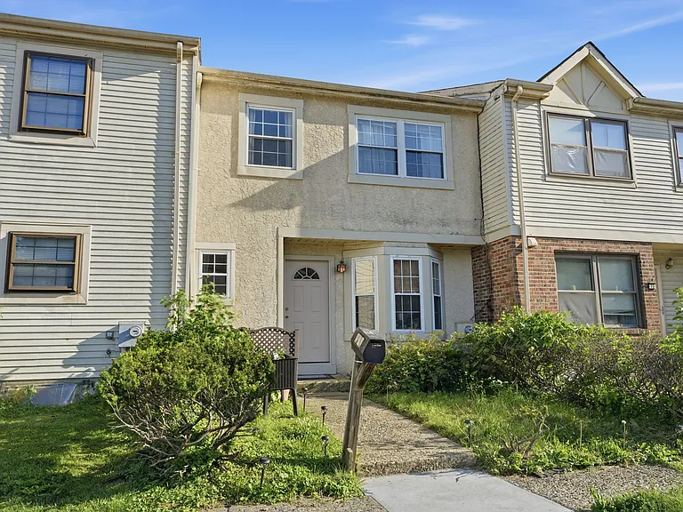 272 Hudson Ct — Photo 22