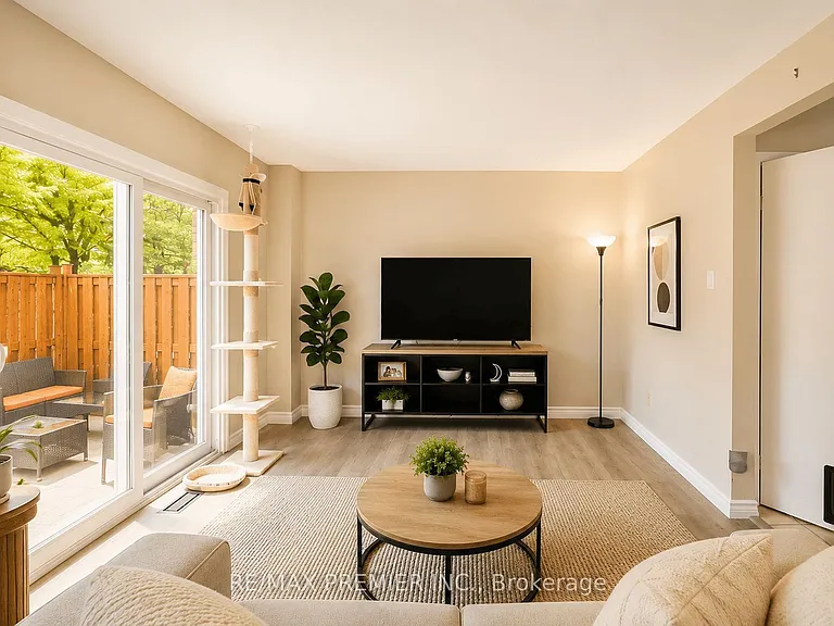 476 Kingscourt Dr #10 — Photo 2