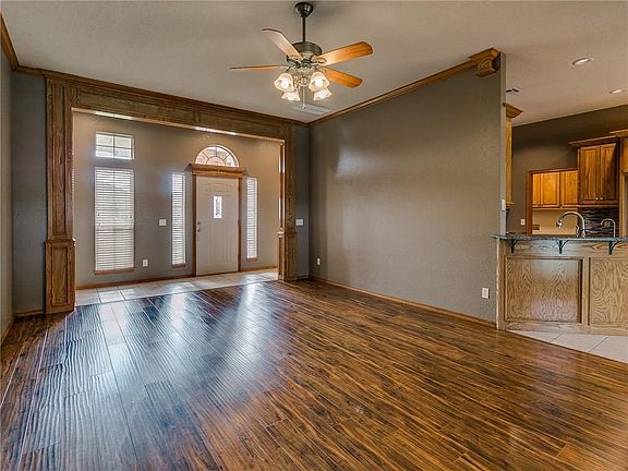 5th image of 713 N Chisholm Trail Way