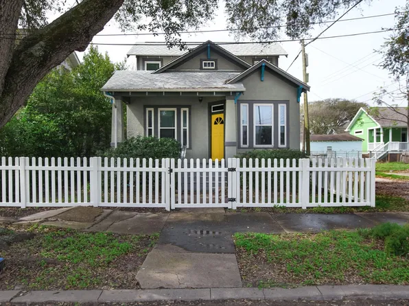 1911 34th St, Galveston, TX 77550