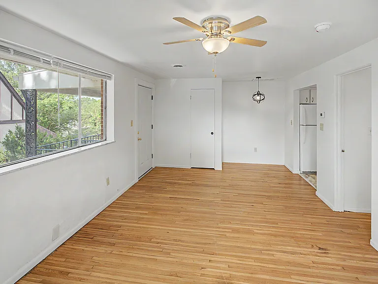 333 N Ellis St #E — Photo 2
