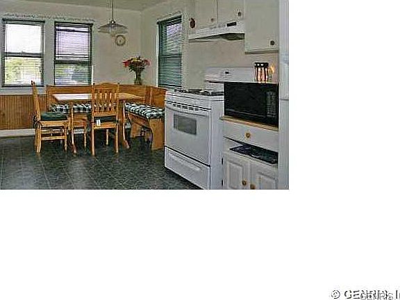 3rd image of 1130 Washington St