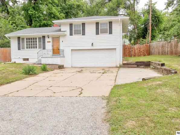 5606 Mary St, Omaha, NE 68152