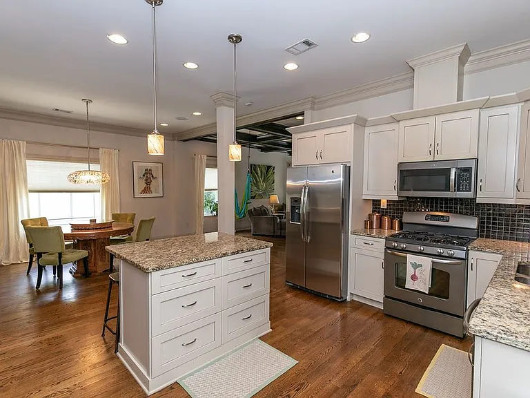 1084 Sanders Ave SE — Photo 8