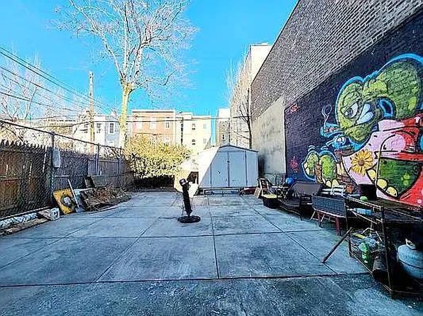 225 24th St APT 1L