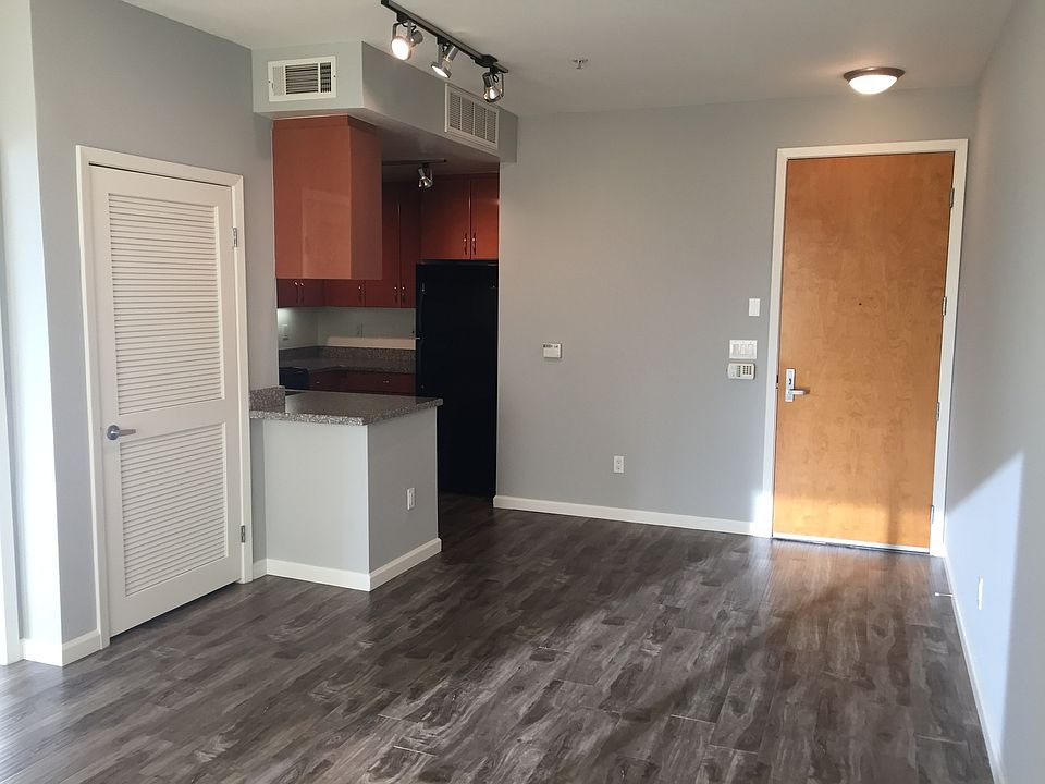 1st image of 65 W Dayton St #501-M