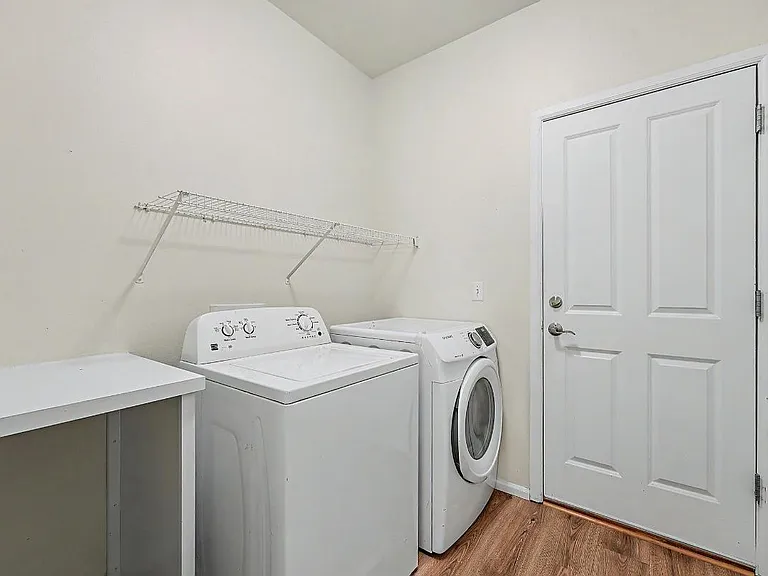 6038 Discovery St E — Photo 22