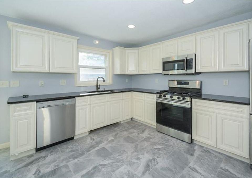 1st image of 2132 Suburban Ave