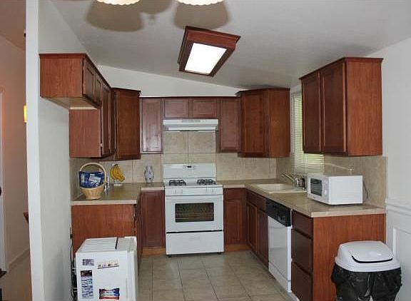 4th image of 721 N 84th St