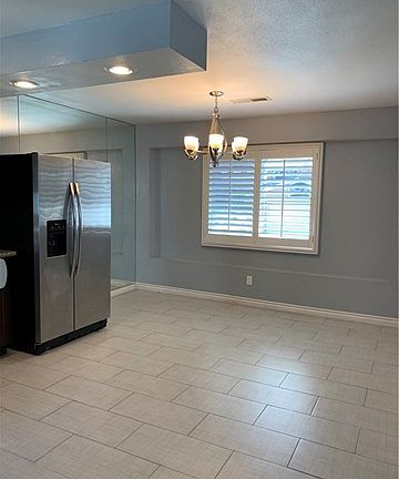 3rd image of 4058 Karelia St