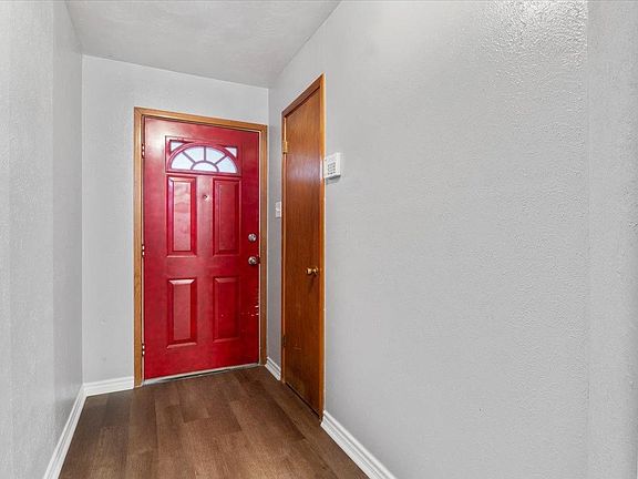 4th image of 501 Poplar St
