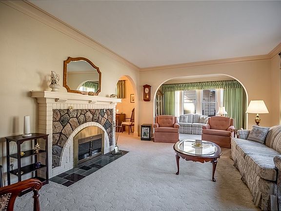 3rd image of 1262 Glenwood Dr