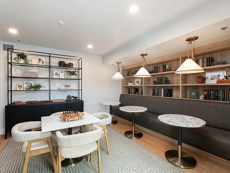 Henley Place — Photo 31