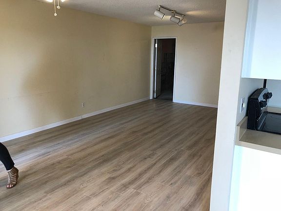 5th image of 2805 Morena Blvd