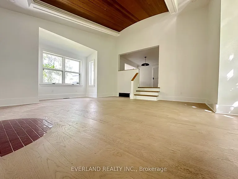 426 Reynolds St — Photo 8