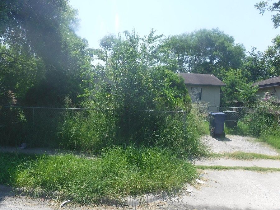 1st image of 3122 Greenwood Dr