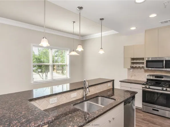 218 Sterling St, College Station, TX