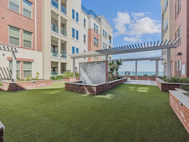 The Alexa Luxury Apartments I & II — Photo 23