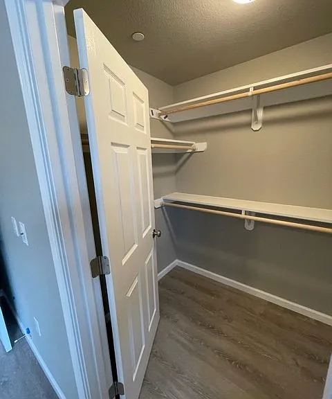 Pacific Pointe Apartments — Photo 3