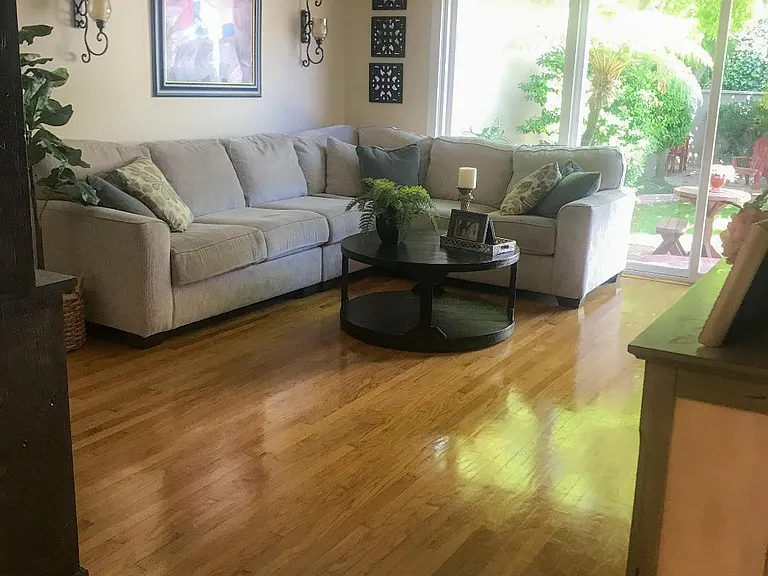 21405 Evalyn Ave — Photo 2