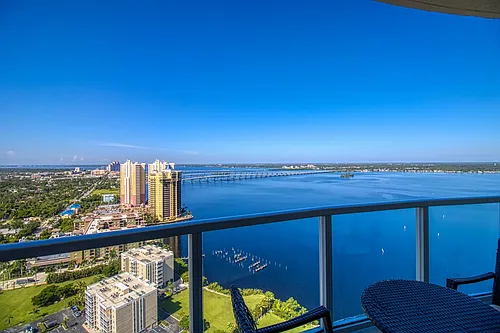 3000 Oasis Grand Blvd Photo 1