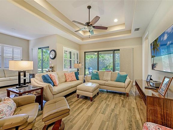 4th image of 9223 Isla Bella Cir