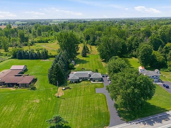 4th image of 4162 E Lake Rd