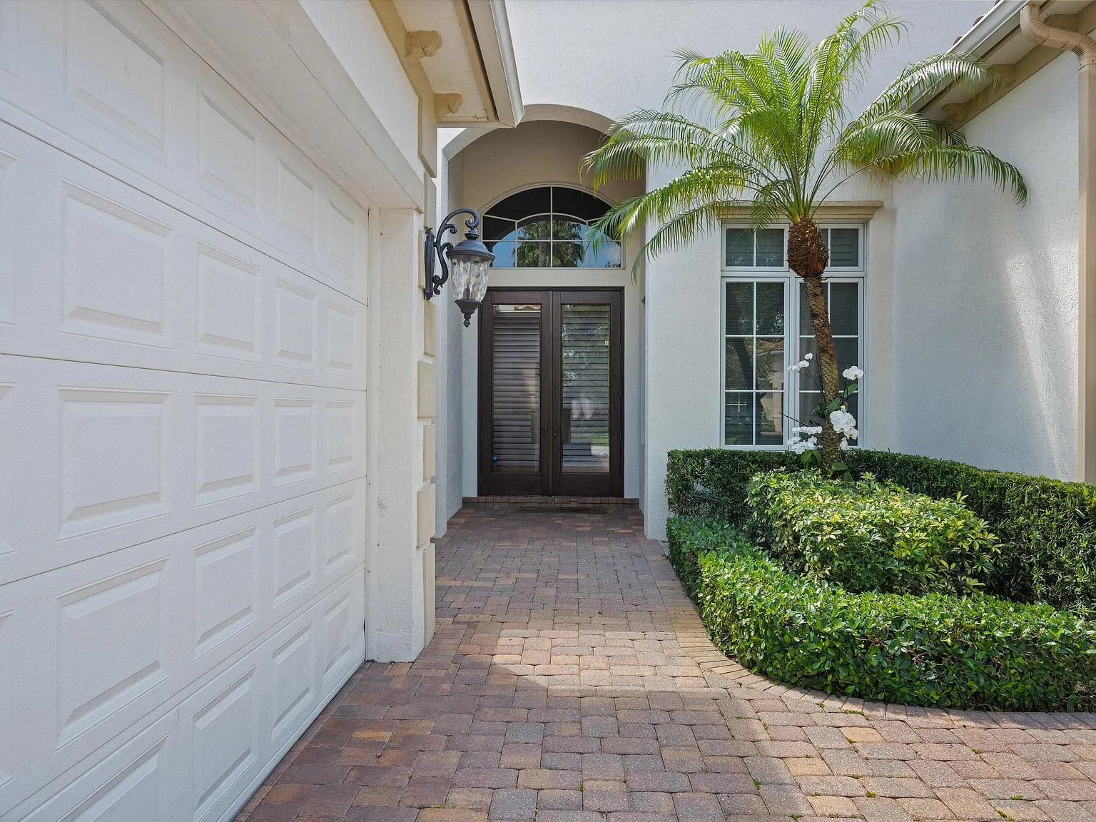 4 bed, 4.5 bath, 3333 sqft, $25,000 — Photo 4