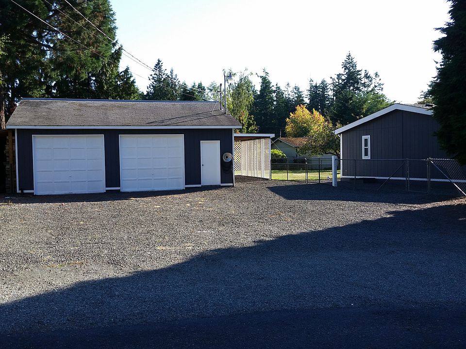 Oversized 2 car garage