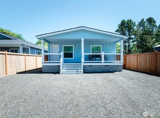 710 W 3rd St, Westport, WA 98595