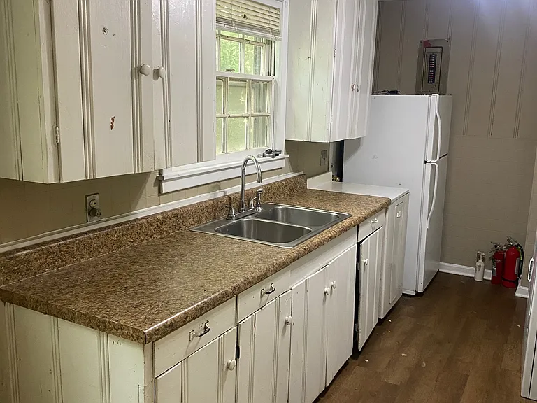 209 Herbert St #B — Photo 5
