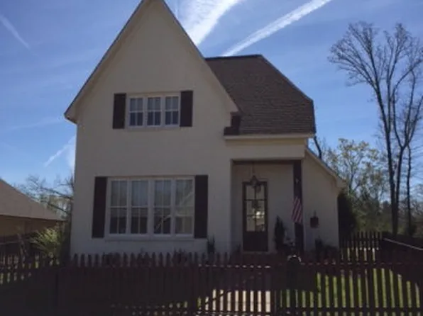 504 Canterbury Dr, Oxford, MS 38655