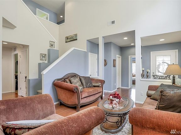 3rd image of 3847 61st Ave E