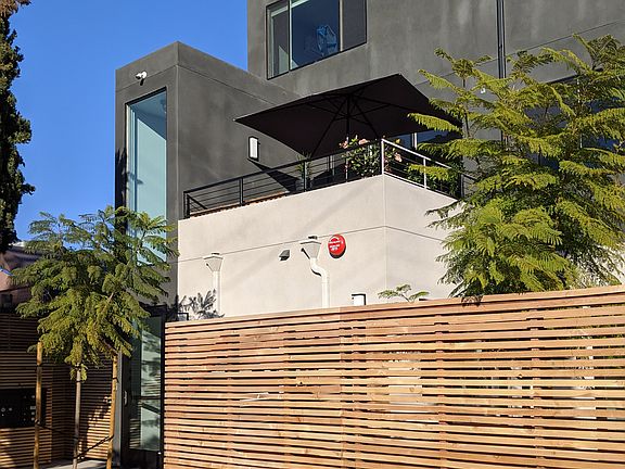 3rd image of 3841 Richmond St #2
