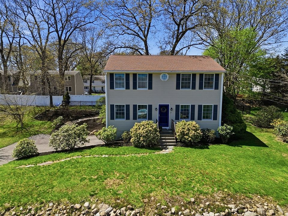 1st image of 23 Bellmore Rd