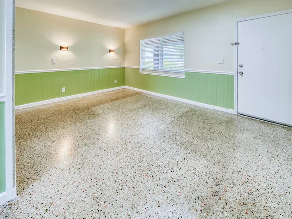 301 N Federal Hwy APT 2, Lake Worth, FL 33460