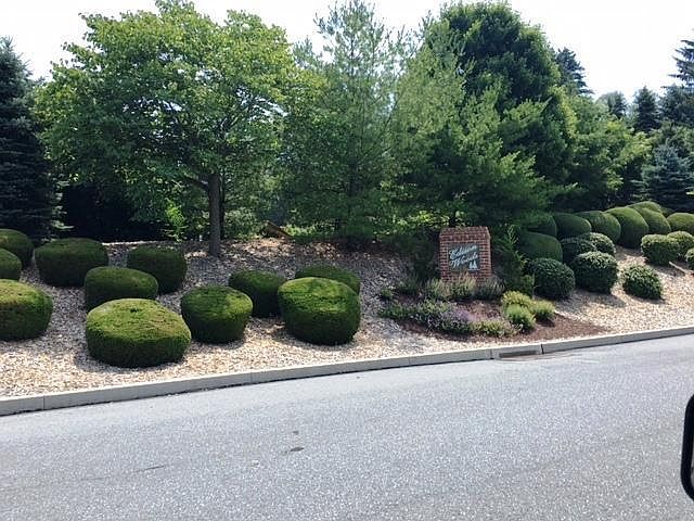 1st image of 164 Woodcrest Dr