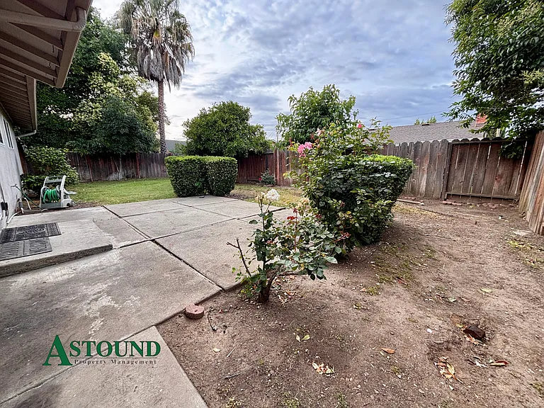 2627 Prestwick Ave — Photo 20